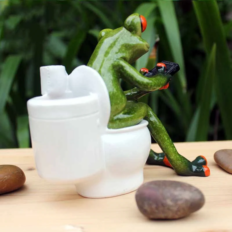 2017-New-Creative-3D-Resin-Frog-Figurines-Cabochon-Kawaii-Crafts-Sitting-Toilet-Ornaments-For-Home-Decor (2)