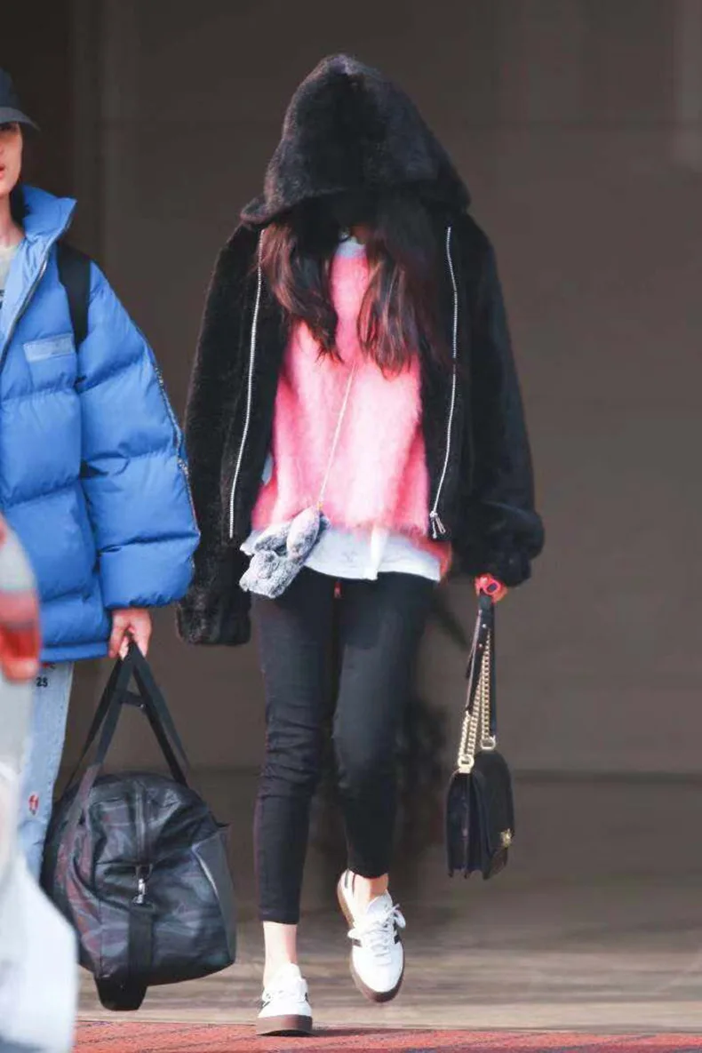 Star Yang Fang Airport Pink Mohair Short Front and Back Long Loose Round Neck Sweater Women 2019 Pullovers Wool Women Sweater