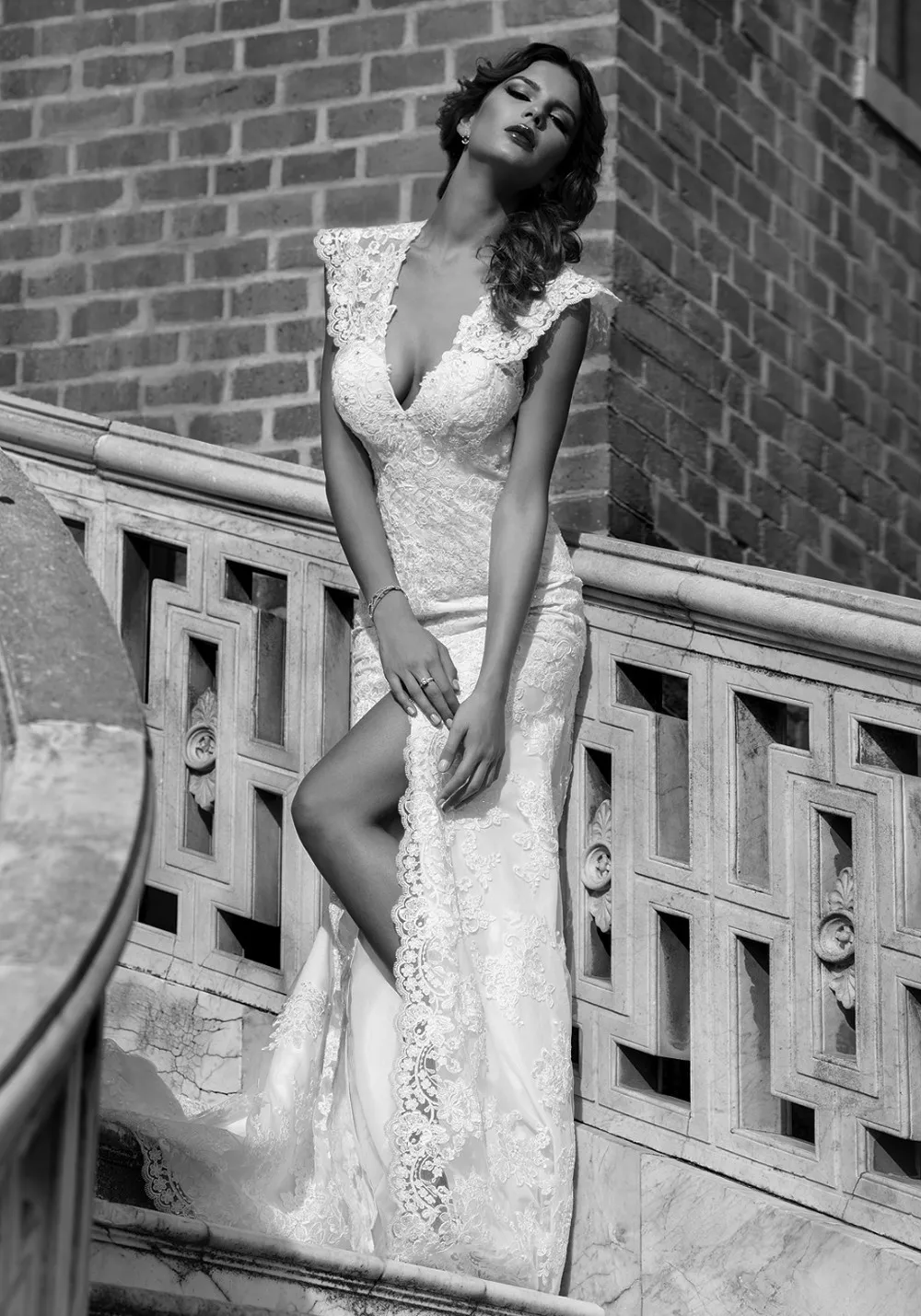 

Vintage Sexy Mermaid V-Neck With Cap Sleeves Slit Floor Length Lace Open Back Wedding Dresses Bride Marriage Dress 2014 CN3117