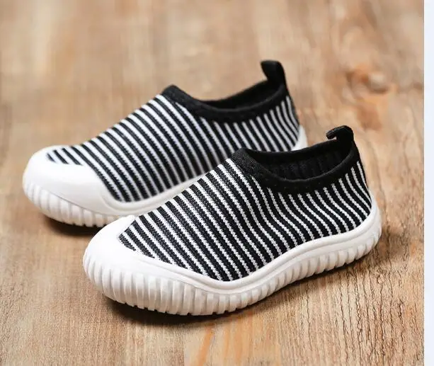 Новая спортивная обувь в полоску для мальчиков и девочек Детские кроссовки дышащие кроссовки для бега размер 21-30 черный и синий - Цвет: black