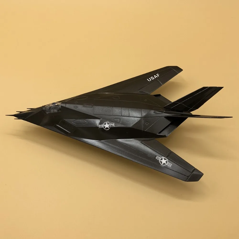 Масштаб 1:72 модель самолета F117 Night Hawk| |