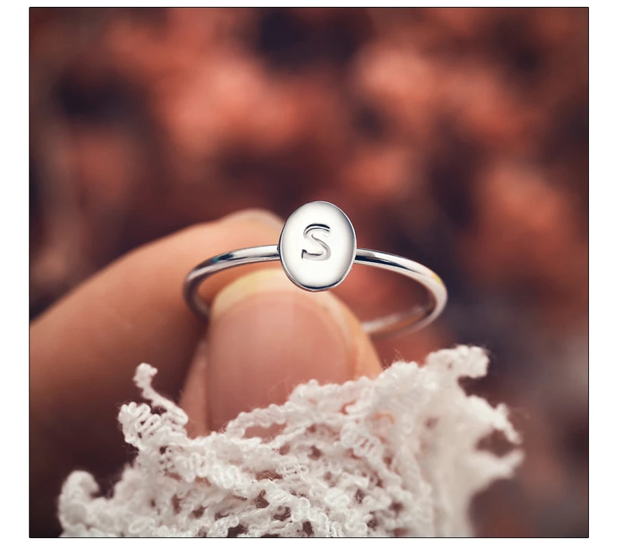 Oval-Initial-Ring_02