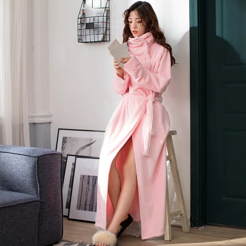 Billig Neue Flanell Frauen Winter Bademantel Hohe Qualität Lange Verdicken Warme Weibliche Bad Roben Hohe Kragen Strickjacke Startseite Dressing Kleid