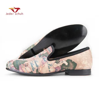

Jeder Schuh handcraft men fabric shoes with globe printing British design men smoking slippers men casual shoes Party men loafer