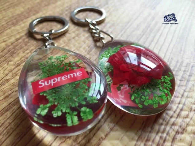 SUPREME TEAR DROP ROSE KEYCHAIN 