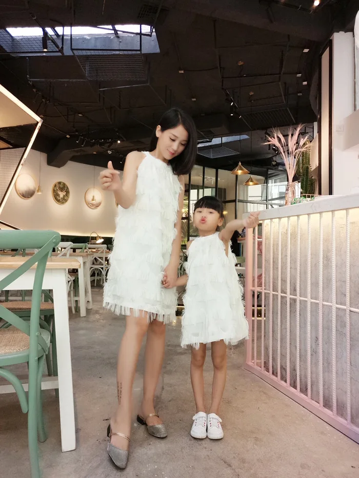 Платья для мамы и дочки; белая шифоновая одежда в стиле принцессы для мамы и дочки; платье для мамы и дочки; одинаковые комплекты