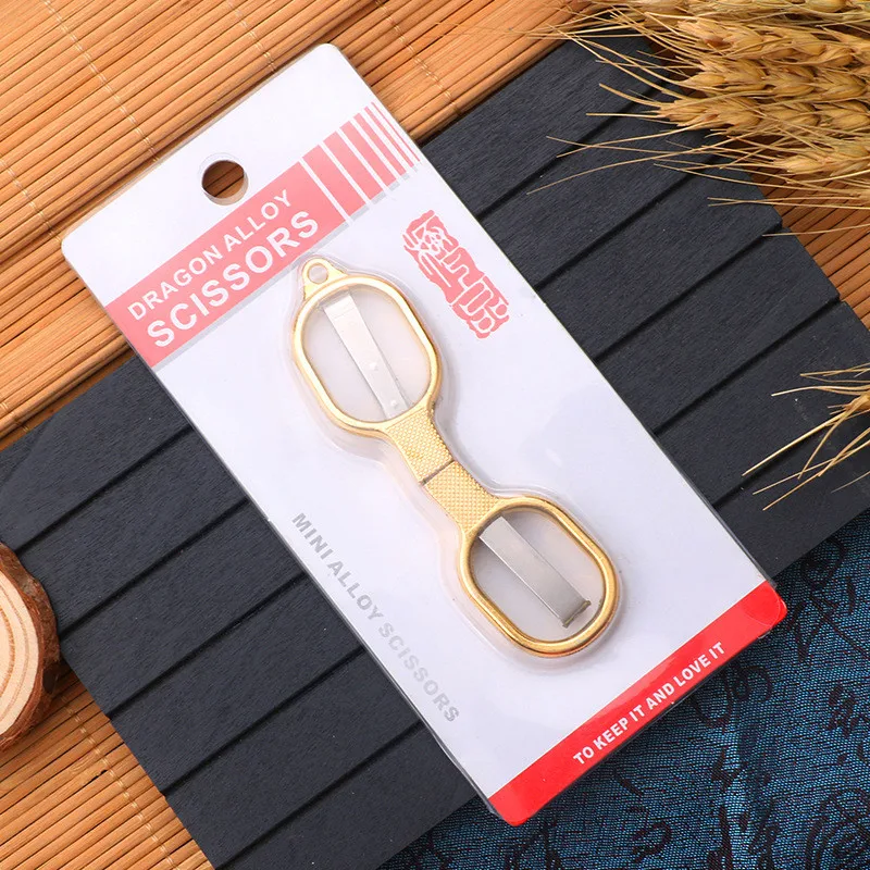 Zinc Alloy Folding Scissors Keychain Fishing Scissor Cutter Camping Embroidery Scissors fabric Tailor Scissors tools for sewing - Цвет: Gold