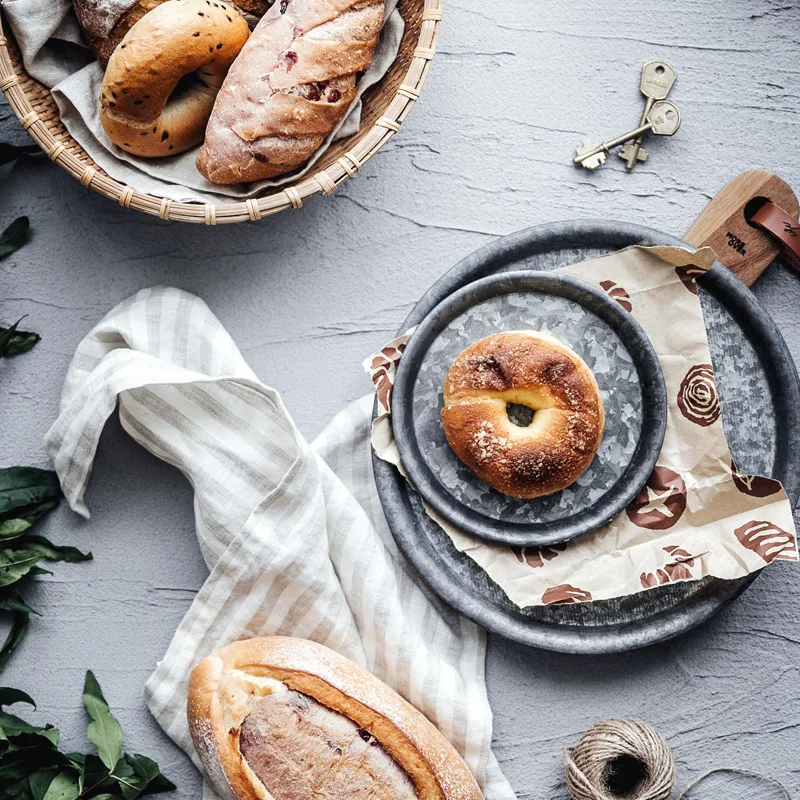 Handcrafted Metal Serving Trays Antique Round Wrought Iron Storage Tray Dessert Fruit Cake Bread Plate Home Kitchen Decoration storage tray wooden serving tray kitchen tray