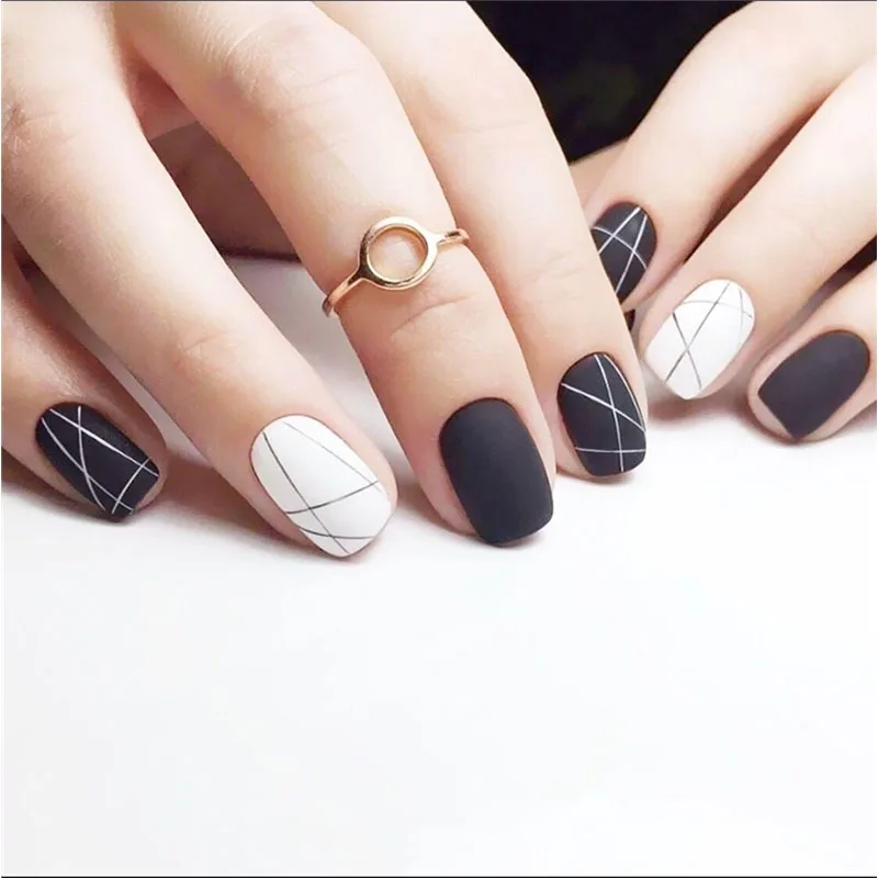 24pcs/Set Vintage Black White Line False Nails Finished Short Design ...