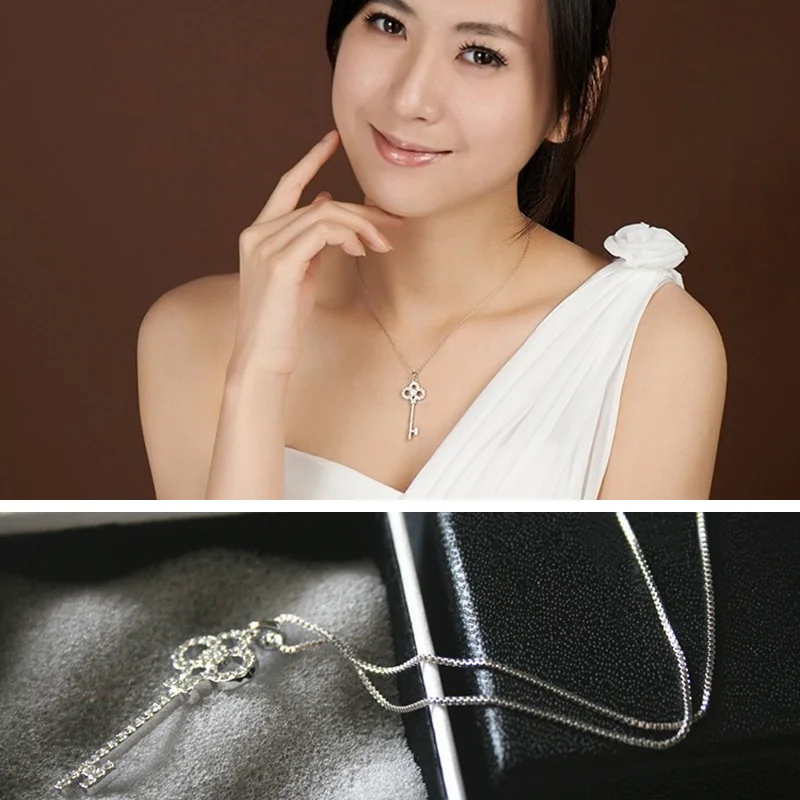

20pcs/lot Glitter Hollow Crystal Necklaces With Rhinestone Key Pendent Women Wedding Party Neckchains jn316