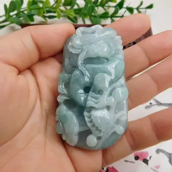 

Natural Burmese a ice waxy kind of horse pendant to send the certificate