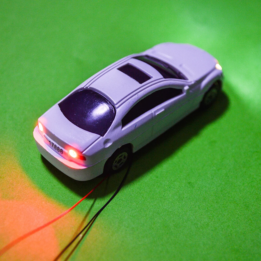 

10pcs Scale 1:100 miniature model light car plastic model car with LED 12V