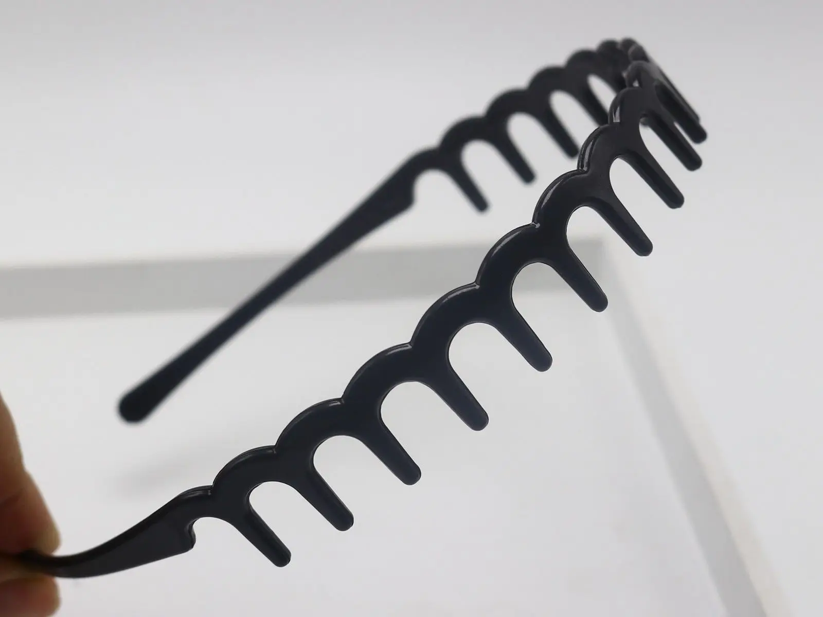 

8 Black Plastic Hair Band 17-Teeth Comb Headband 18mm Hair Accessories