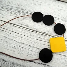 Новинка, женское деревянное геометрическое ожерелье, подвеска в минималистическом стиле, диск, Ромб, абстрактный, желтый, серый, кожаный шнур, NW393