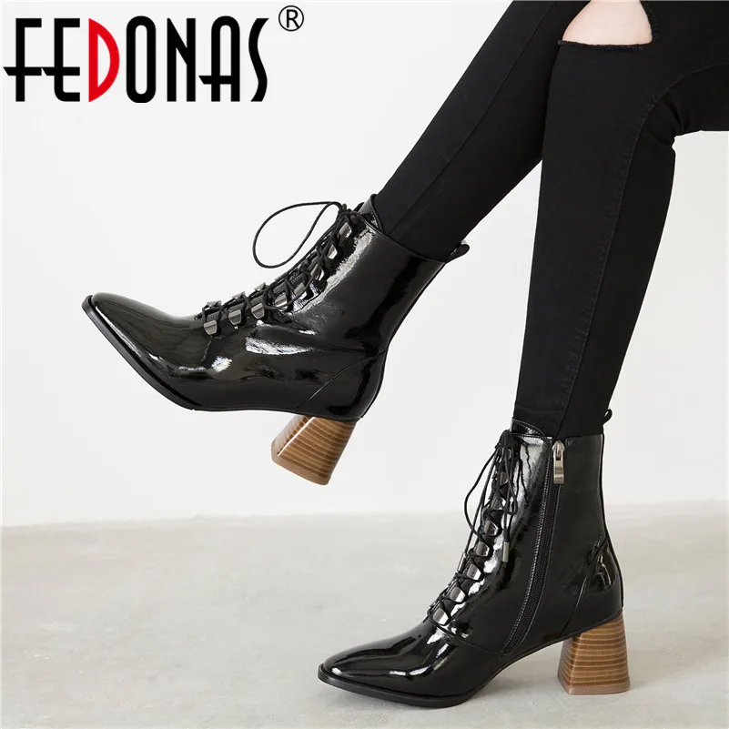

FEDONAS 2020 Winter Warm Genuine Leather Women Ankle Boots Punk Zipper Motorcycle Boots Square Toe High Heels Party Shoes Woman