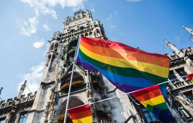 3886946922_901787801