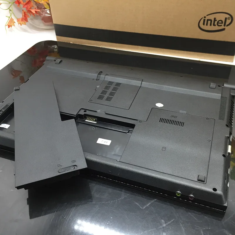 Игровой ноутбук 15 6 дюйма 8 Гб DD3R + 128 SSD четырехъядерный процессор Intel I7 быстрая
