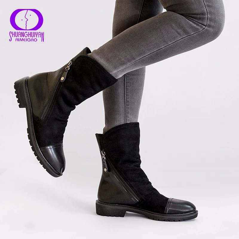 Baratos AIMEIGAO botas de cuero de gamuza de moda para mujer Faux Suede botas planas de media pantorrilla primavera otoño botas de mujer zapatos negros azules