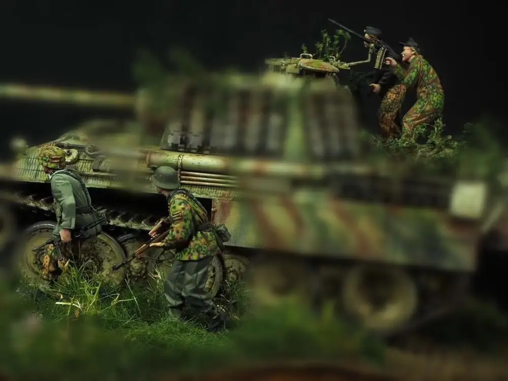 

1/35 Resin Figure Model Kit Unassambled Unpainted 00560+336