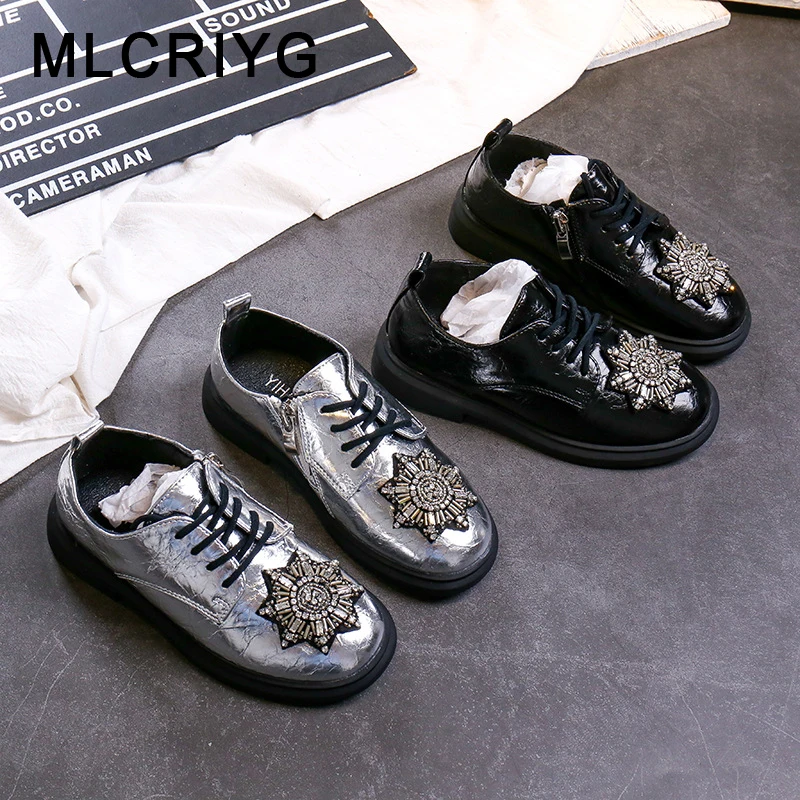 

New 2019 Autumn Kids Pu Leather Shoes Children Black Shoes Baby Girls Princess Flats Sweet Shoes Rhinestone Loafer Soft Moccasin