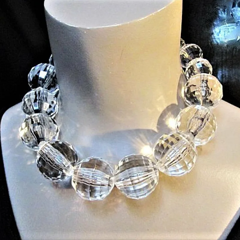 

FishSheep Statement Clear Big Acrylic Ball Choker Necklace Crystal Beaded Long Pendant Necklace Collar For Women Fashion Jewelry
