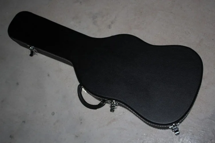 

Electric Guitar Ordinary guitar st Hard case Not sold separately