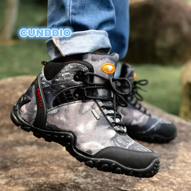 

Boots men outdoor sneakers men wedges Casual desert Tactical boots Combat anti-collision men tennis zapatillas deportivas hombre