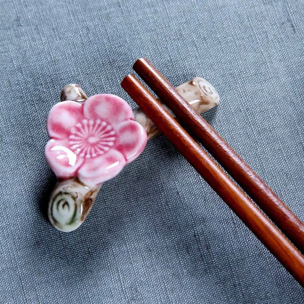 

1 Pc Ceramic Ware Plum Blossom Flower Chopstick Rest Porcelain Spoon Fork Knife Holder Stand Dinner Party Decor Home Supplies