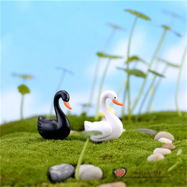Black White Swan Mini Figures - 2