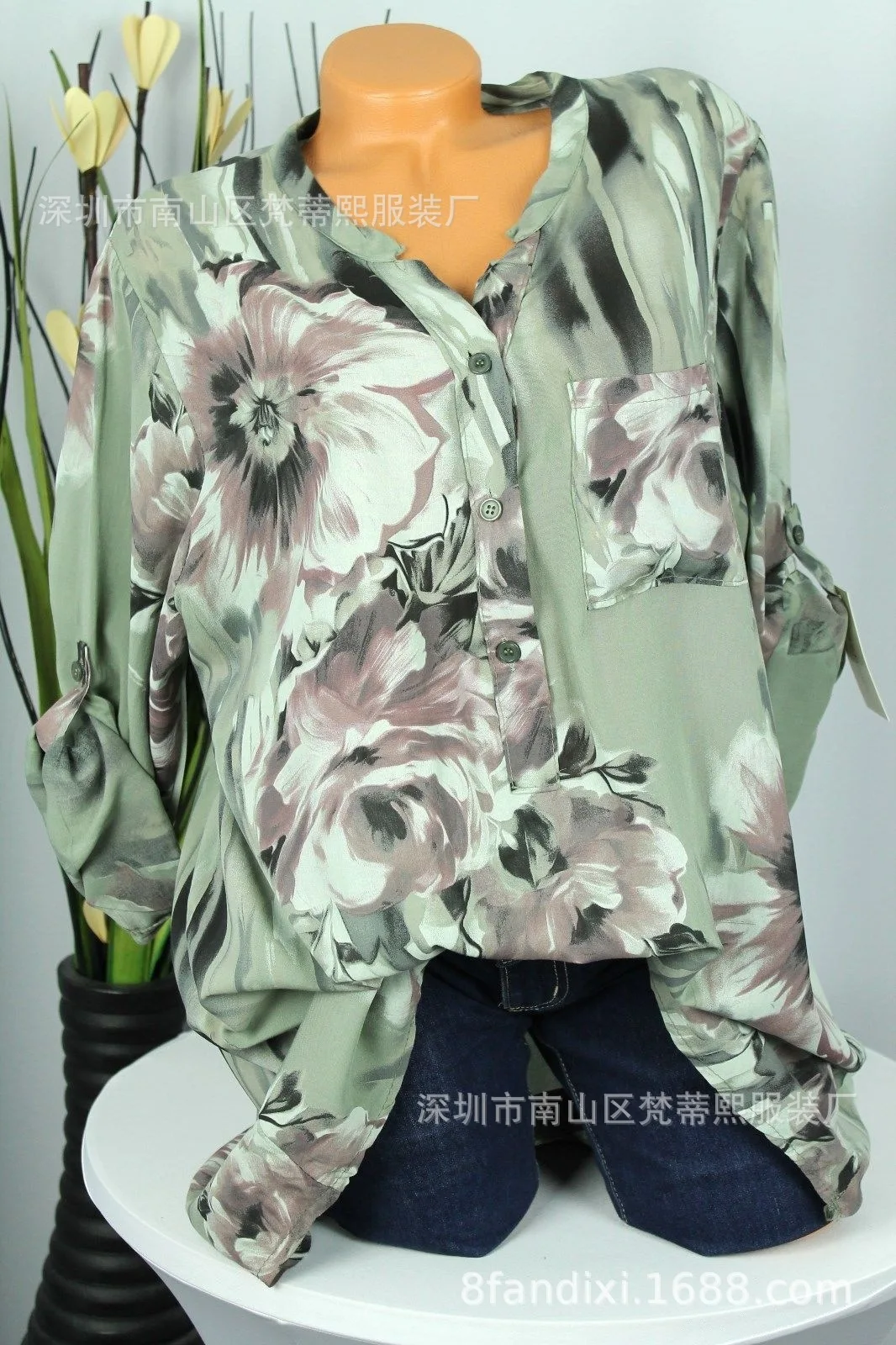 Женская блузка большого размера, весна и осень, Повседневный пуловер с v-образным вырезом и пуговицами, рубашка с длинным рукавом, Свободная Женская рубашка, S-5XL - Цвет: Зеленый