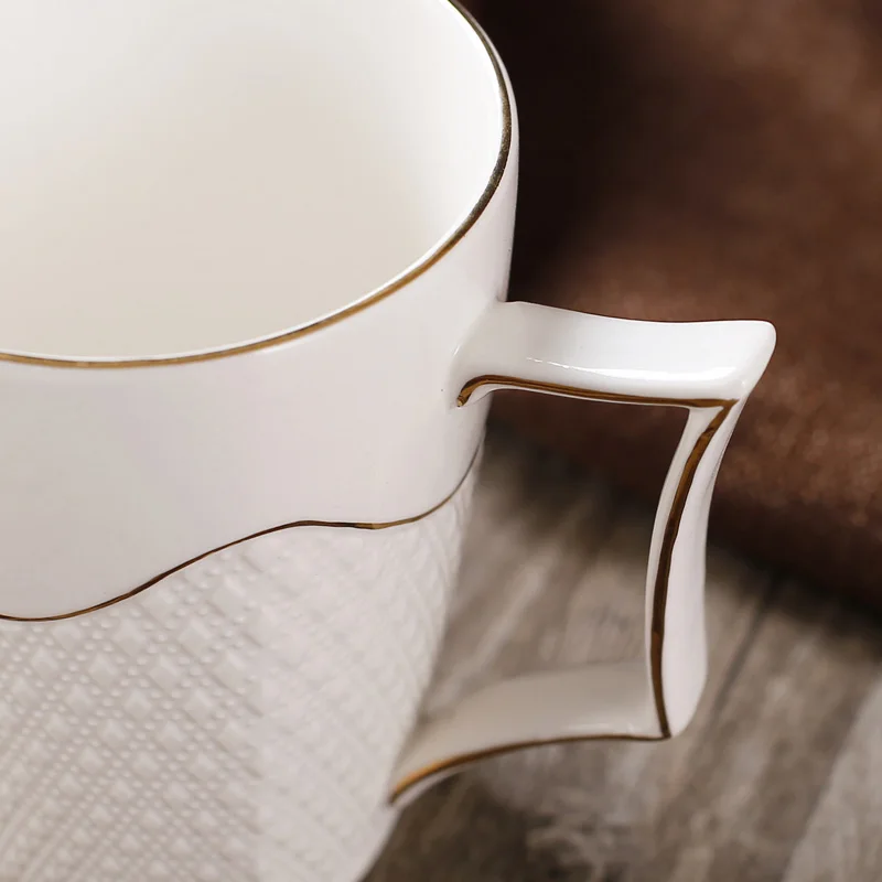 Современный стиль элегантная чашка из твердого английского фарфора с гравировкой Золотая инкрустация узор для чая/кофе чашки