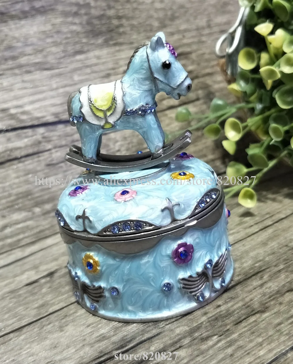 Small Cute Horse on Lid Jewelled Trinket Box Jewelry Box Newest Ring Holder Earring Jewelry Round Storage Box Wedding Souvenirs