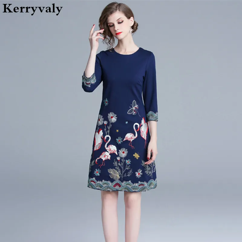 Новый 2021 голубого цвета в стиле ретро платье с вышивкой Robe Femme Hiver Весна миди