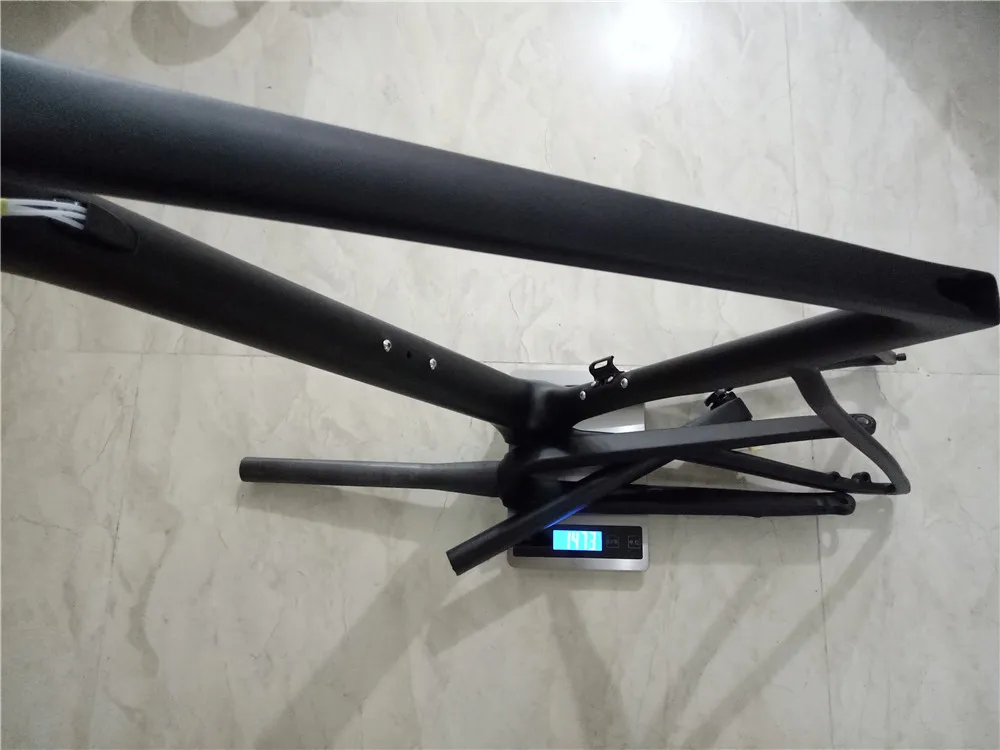 

Full internal wiring carbon fiber road bike frame fit both Di2 and mechanical group carbon road frame bottom bracket BB30/BB68