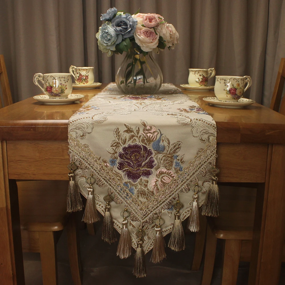 TC193_table_runner_14