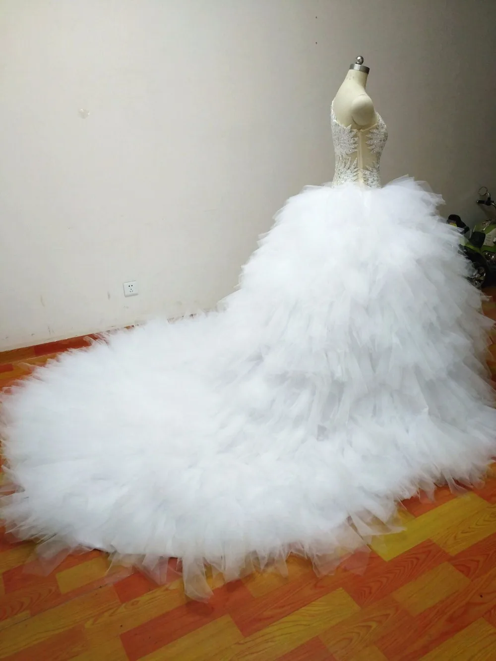 Illusion Dubai Arabic Ball Gown Wedding Dresses White 2020 new Crystals Beading Princess Bridal Gown One -Shoulder Royal Train