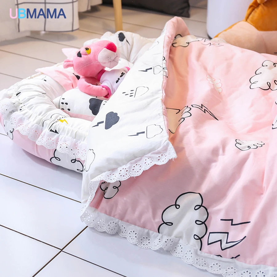 Travel Simple lovely Foldable Pillow Portable stripde Solid baby sleeper cotton Newborn Lace crib and pillow and quilt crib