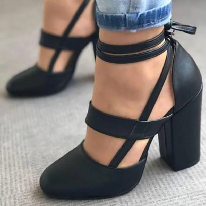 Tied round. Новой женский туфли кожаный шпильках 2023 года-. Black Mid Heels pair. Туфли на квадратном каблуке чтобы сверху были на повязках.