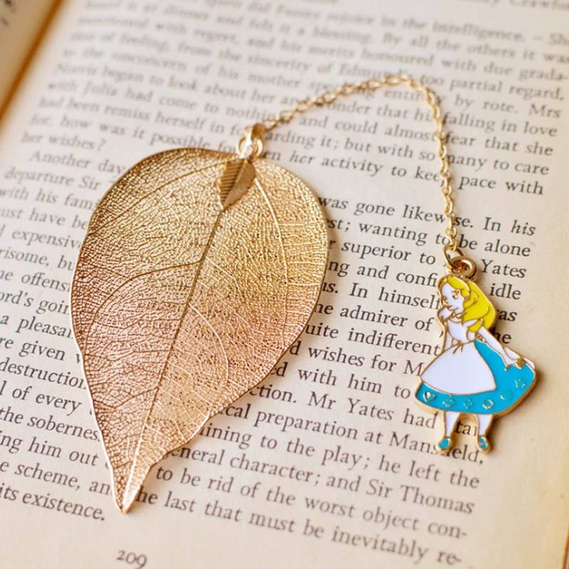 

1 Pcs/set Lovely Alice Rabbit Bookmarks High-Grade Gold Color Leaf Texture Reading Pages Books Mark Student Stationery