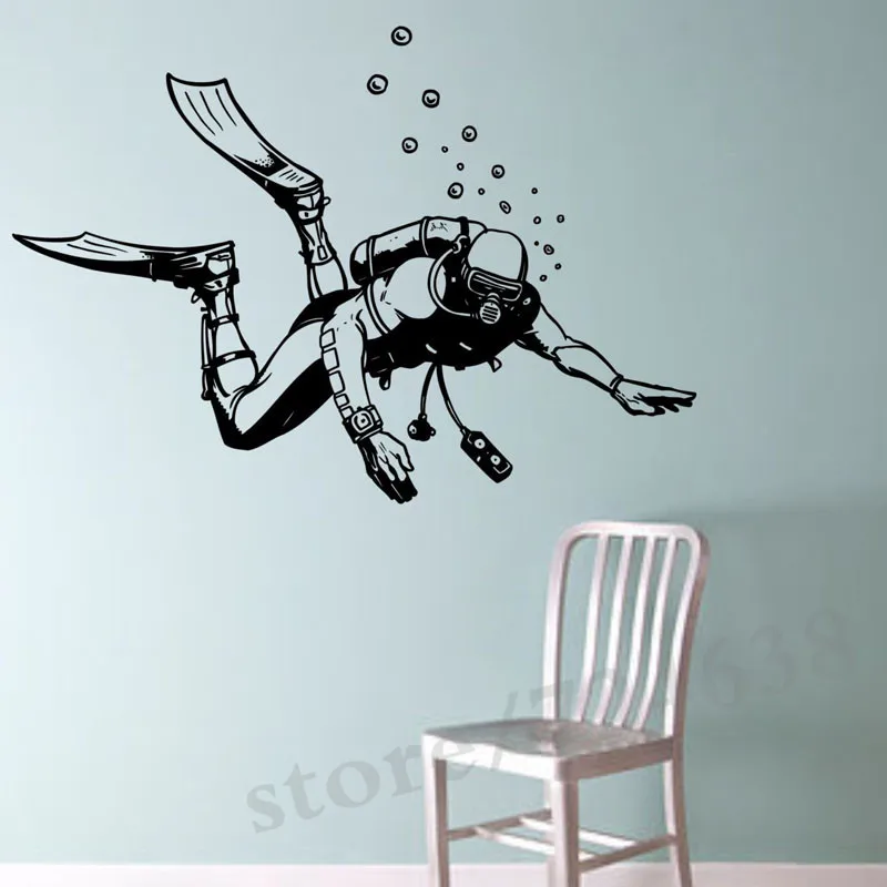 1352