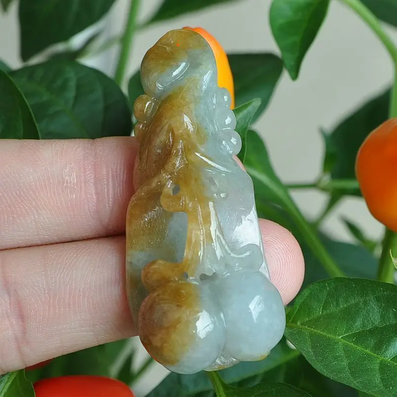 

Grade Alight green+Huang Fei Emerald Jade Pendant ~ YINGTAO 10.19