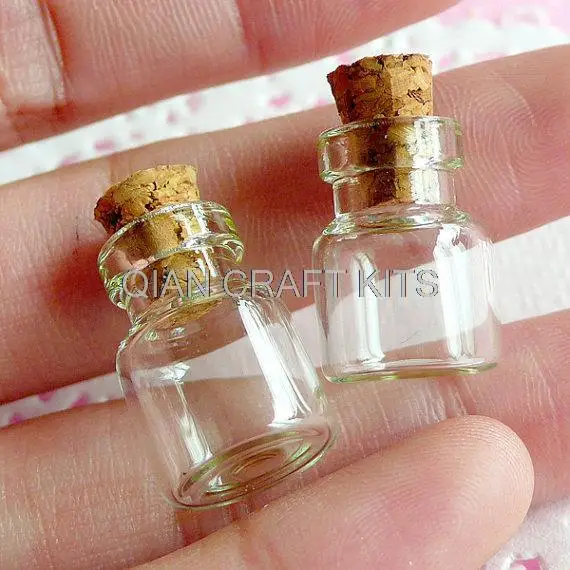 

Set of 30pcs Mini Glass Jars Bottles with Corks (18mm x 13mm) - for Miniature Food Sweets Craft, Kitsch Jewelry Pendants Making