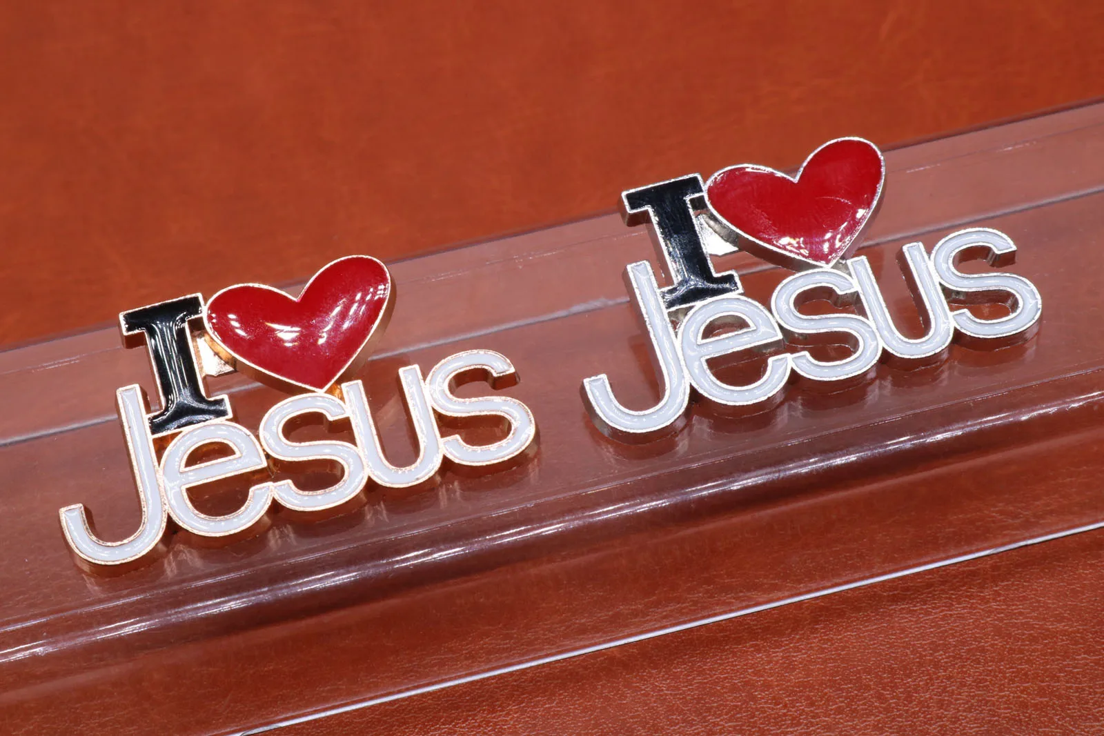 

Wholesale 6PCS religious pin brooch. Women's brooch. I love Jesus's lapel pin, fashion brooch jewelry. Pin production.