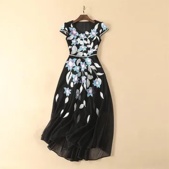 

Women Runway Dress 2019 High Quality Spring Summer O-Neck Short Sleeve Embroidery Elegant Dress NP0278D