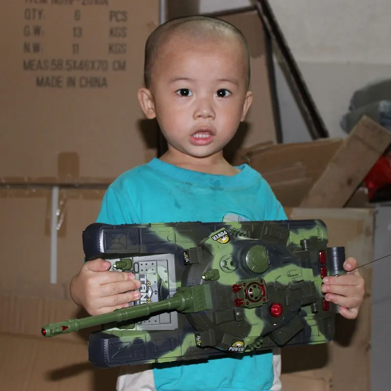 Управление большими танками против дистанционного автомобиля модель танка ребенок мальчик игрушечные машинки готов к работе пластик на батарейках