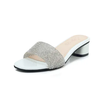 

In the summer of 2019, the new product with thick rhinestones and a half-sand sandals 32-46