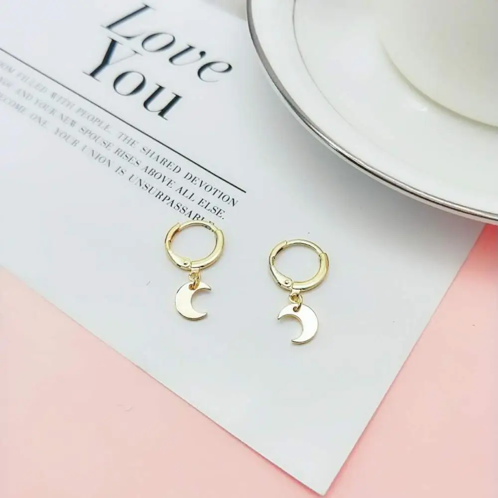

CUTE WOMEN EARRINGS GOLD COLOR PLATING GOOD QUALITY MOON SHAPED PENDANT SMALL HOOP EARRING