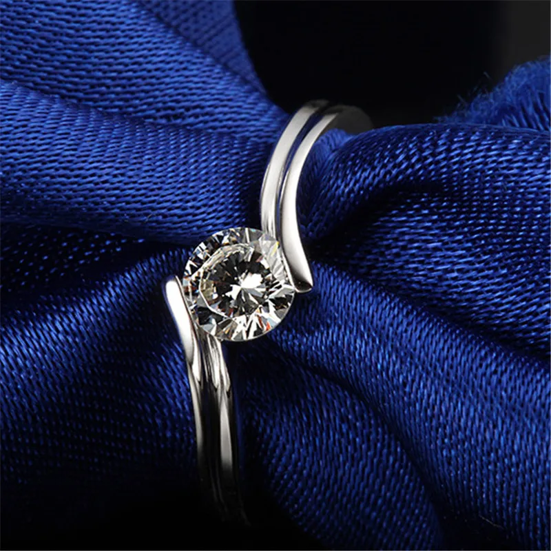 

Pretty 0.5Ct Round Cut Silver Diamond Ring 925 Sterling Silver Rings for Women Engagement Jewelry