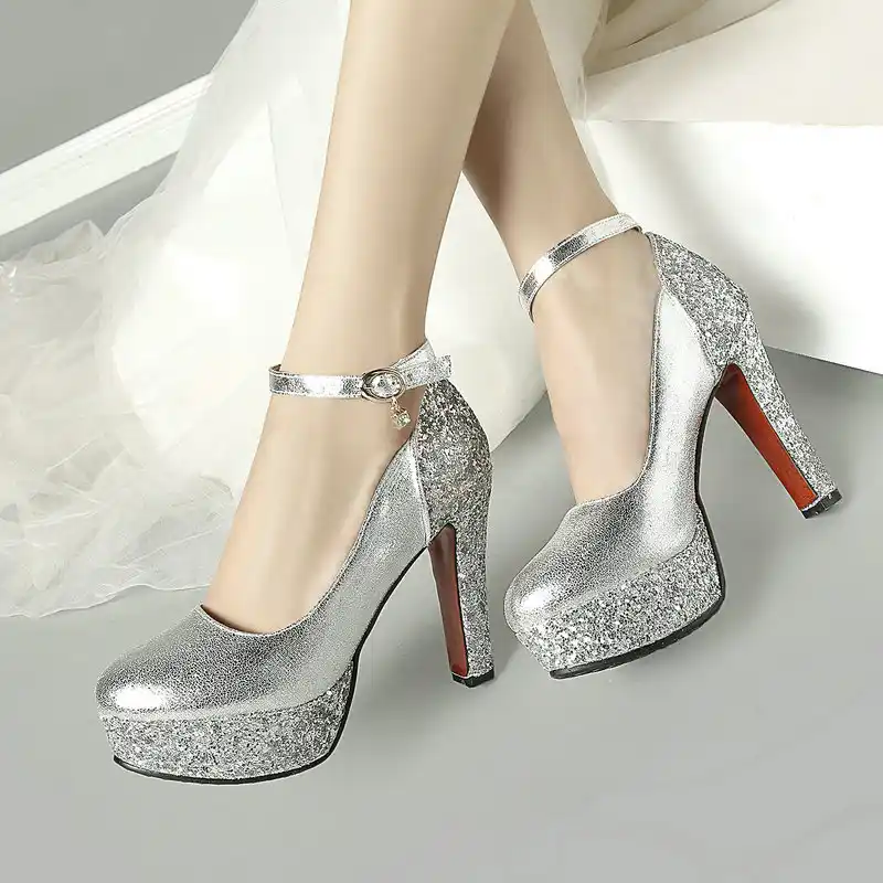zapatos plateados boda