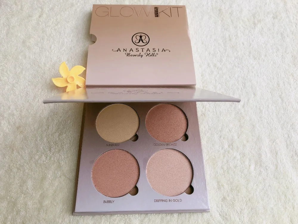 Новинка Anastasia Beverly Mills все-в-одном набор свечения Thatglow содержит 4 оттенка пудры с подсветкой для лица и глаз